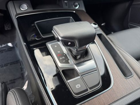 Used 2023 Audi Q5 2.0T Premium Plus w/ Premium Plus Package AWD/4WD image 19