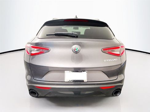 Used 2024 Alfa Romeo Stelvio Sprint image 27