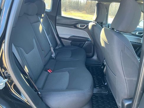 Used 2024 Jeep Compass Sport image 18