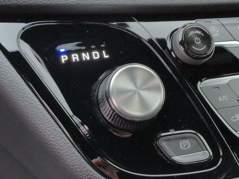 New 2026 Chrysler Pacifica Select image 15