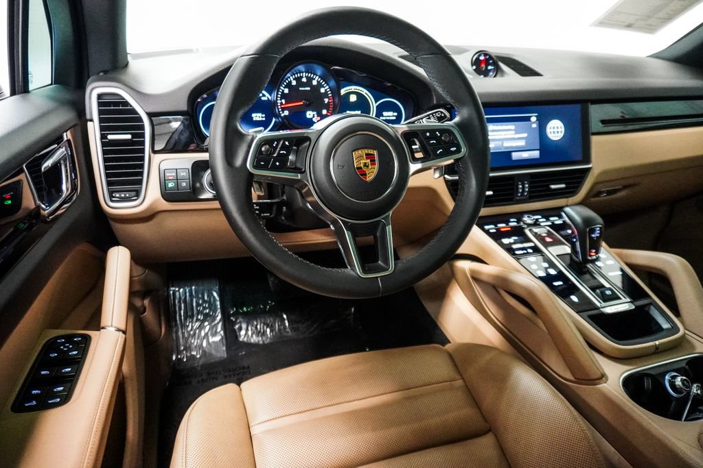 Used 2023 Porsche Cayenne AWD/4WD image 14