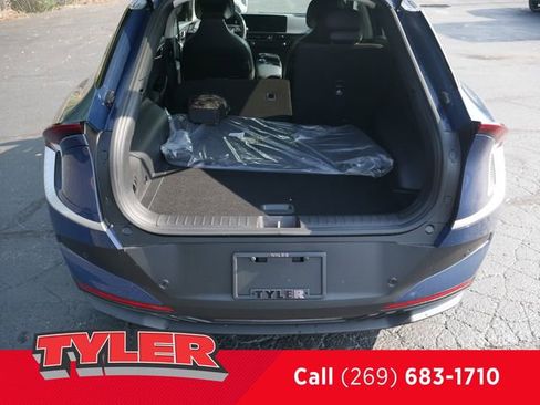 New 2025 Kia EV6 Light w/ Light LR Technology Package image 17