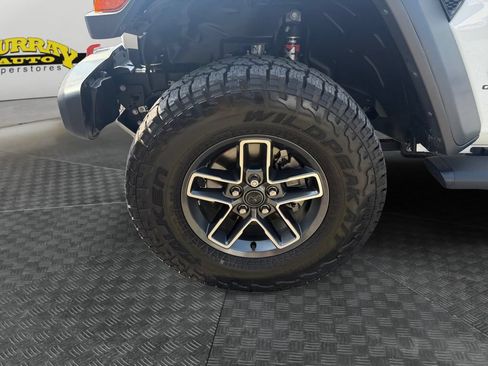 Used 2025 Jeep Gladiator Mojave w/ Safety Group AWD/4WD image 14