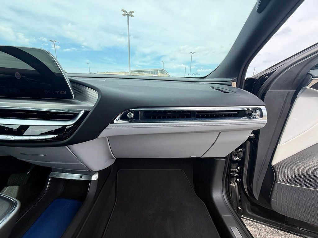 Certified 2024 Cadillac Lyriq Sport w/ LPO, Floor Liner Package AWD/4WD image 31
