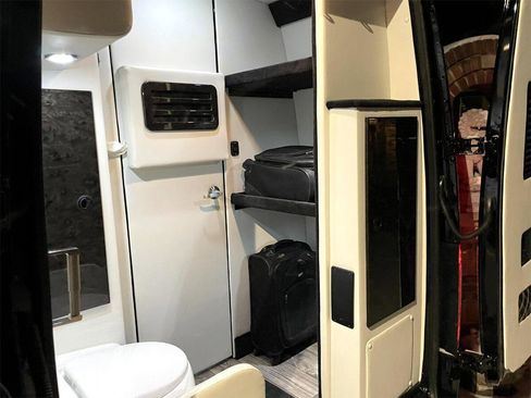 Used 2022 Mercedes-Benz Sprinter 3500 image 15