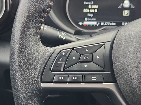 Used 2018 Nissan Kicks SR image 17