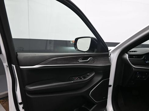 Used 2024 Jeep Grand Cherokee Limited 4xe AWD/4WD image 18
