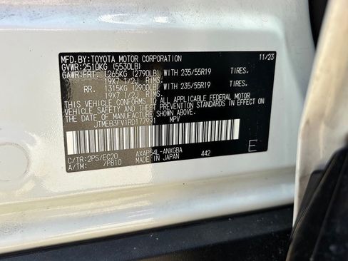 Certified 2024 Toyota RAV4 XSE w/ Weather Package AWD/4WD image 31