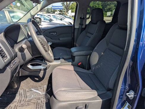 Used 2022 Nissan Frontier SV w/ Technology Package image 8