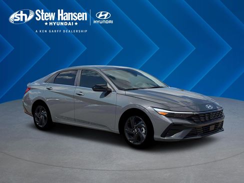 New 2026 Hyundai Elantra SEL Sport FWD image 11