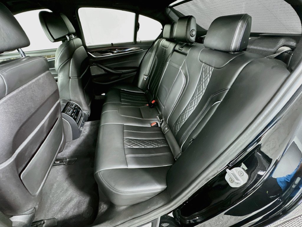 Used 2018 BMW M550i xDrive AWD/4WD image 25