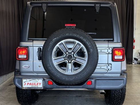 Used 2020 Jeep Wrangler Unlimited Sahara image 28