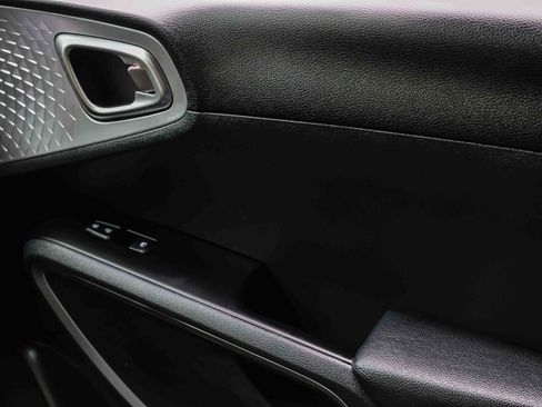 Certified 2025 Kia Soul LX w/ LX Technology Package FWD image 16
