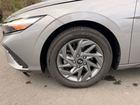 Used 2024 Hyundai Elantra SEL FWD image 10