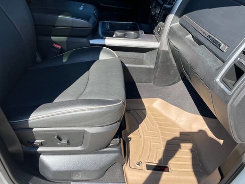 Used 2018 RAM 3500 Laramie Longhorn image 32