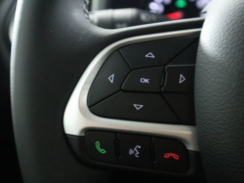 Used 2021 Jeep Renegade Latitude image 11