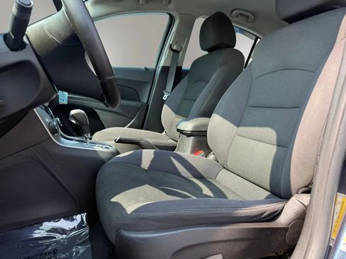 Used 2014 Chevrolet Cruze LT FWD image 10