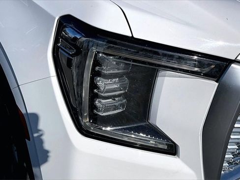 Used 2021 GMC Yukon XL Denali image 31