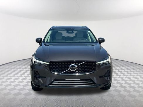 Used 2023 Volvo XC60 T8 Core AWD/4WD image 2