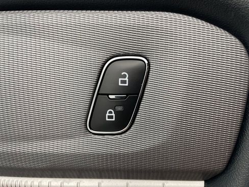 Used 2025 Ford Explorer ST-Line image 21