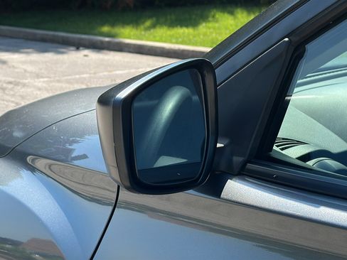 Used 2021 Nissan Kicks S FWD image 10