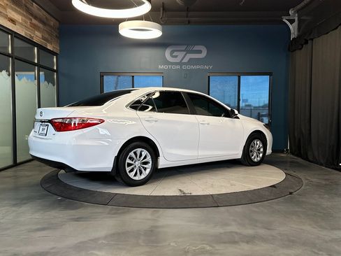 Used 2017 Toyota Camry LE image 3