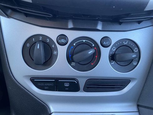 Used 2014 Ford Focus SE image 28