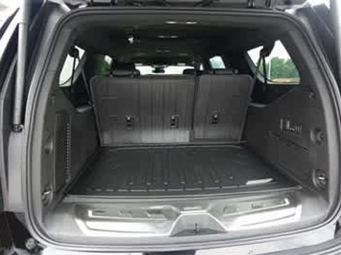 New 2025 GMC Yukon XL Denali w/ LPO, Illumination Package image 28