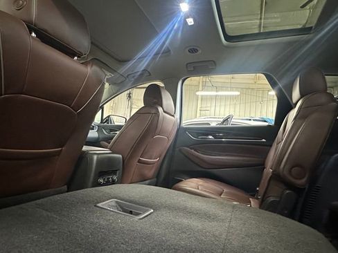 Used 2019 Buick Enclave Avenir w/ Avenir Technology Package image 7