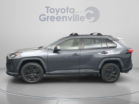 Used 2019 Toyota RAV4 LE image 4