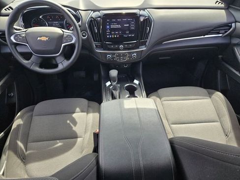 Used 2023 Chevrolet Traverse LT FWD image 14