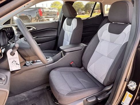 New 2026 Chevrolet Trax LS w/ LS Convenience Package FWD image 20
