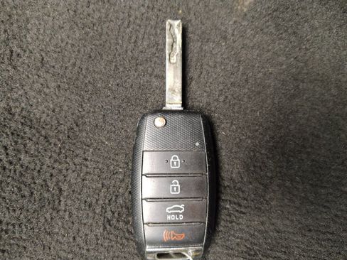 Used 2018 Kia Optima LX w/ 17" Alloy Wheels Package FWD image 32