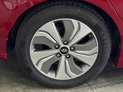 Used 2015 Hyundai Sonata Limited w/ Option Group 02 FWD image 33