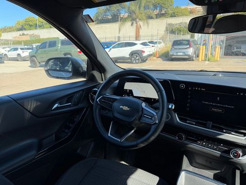 Used 2025 Chevrolet Equinox LT image 33