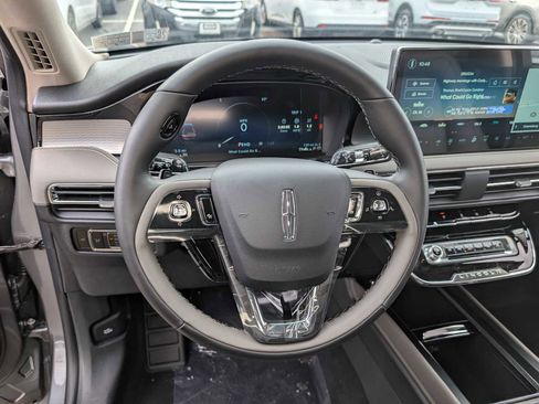 New 2026 Lincoln Corsair Premiere image 28