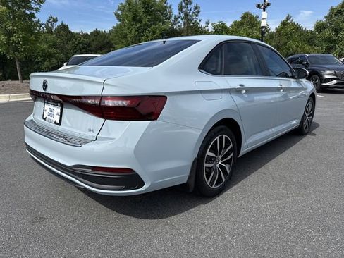 Used 2025 Volkswagen Jetta SE FWD image 7