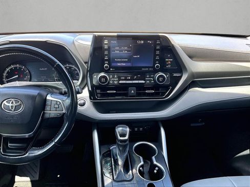 Used 2020 Toyota Highlander XLE FWD image 8