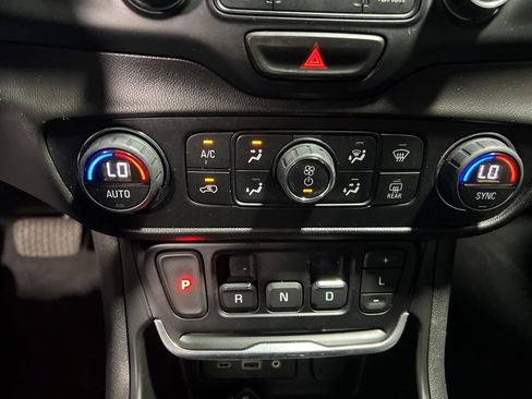 Used 2020 GMC Terrain SLT w/ Elevation Edition FWD image 31