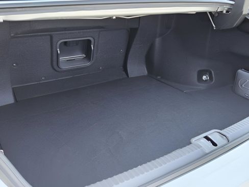 Certified 2022 Lexus ES 300h w/ Premium Package FWD image 26