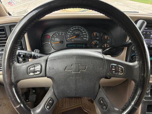 Used 2006 Chevrolet Tahoe Z71 w/ Z71 Preferred Equipment Group AWD/4WD image 18