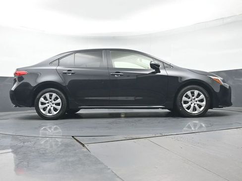 Certified 2023 Toyota Corolla LE image 35