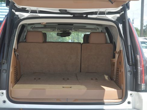 Used 2015 Cadillac Escalade Platinum RWD image 28