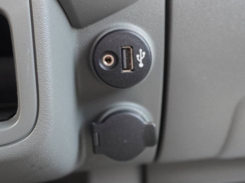 Used 2019 Nissan Frontier SV image 21