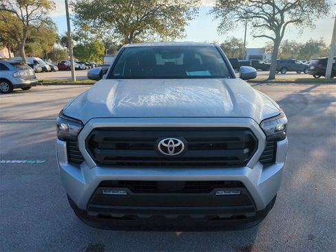Used 2025 Toyota Tacoma SR5 image 4