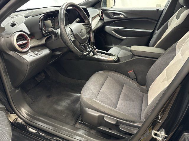 Used 2024 Chevrolet Trax RS w/ Driver Confidence Package FWD image 11