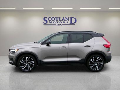 Used 2022 Volvo XC40 T5 R-Design w/ Advanced Package