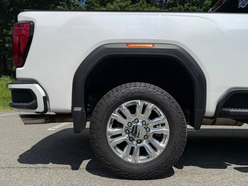 Used 2021 GMC Sierra 2500 Denali w/ Technology Package AWD/4WD image 9