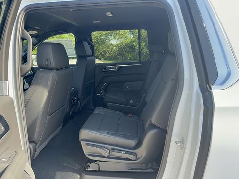 New 2026 Chevrolet Suburban LT w/ Comfort Package AWD/4WD image 9