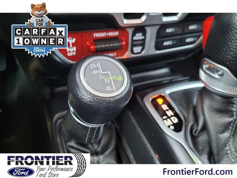Used 2024 Jeep Wrangler Unlimited Rubicon AWD/4WD image 16